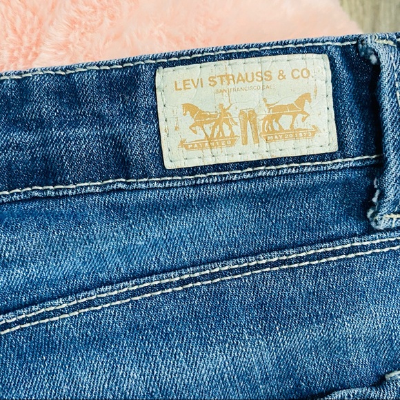 Levi’s Denim Frayed Summer Cute Shorty Shorts - Picture 4 of 8